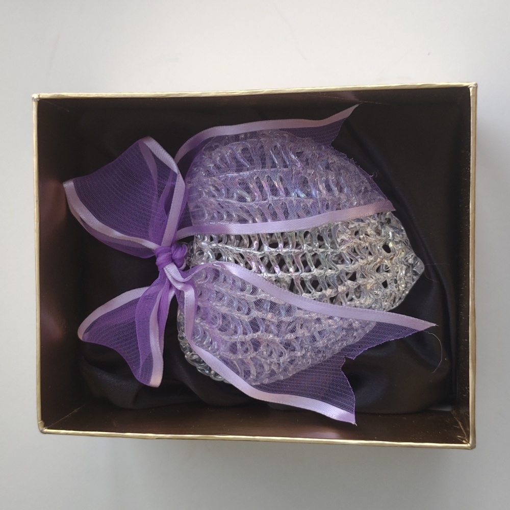 Hand Blown Spun Opalescence Glass Wire Ribbon Heart Art Gift